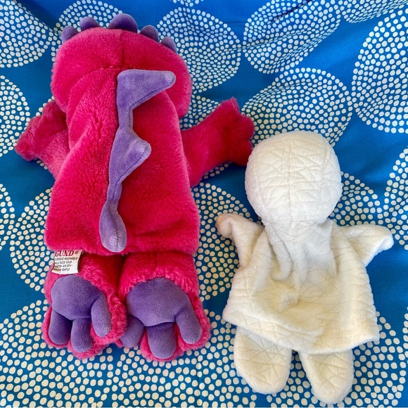 Two Hand Puppet Plushies White Baby Harp Seal and Pink Purple Baby Dinosaur - Picture 9 of 16